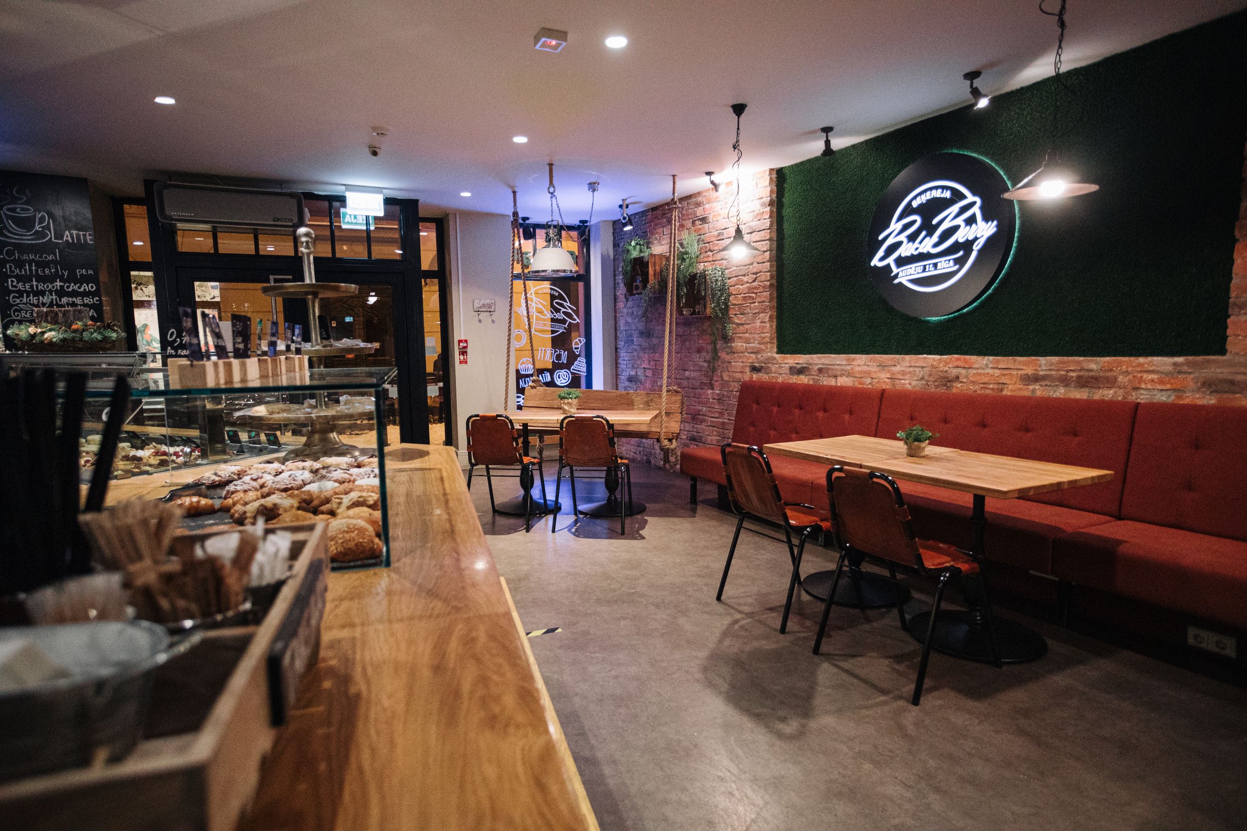 BakeBerry (Cafe / Bakery)